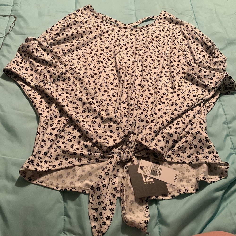 NWT black and white flower blouse